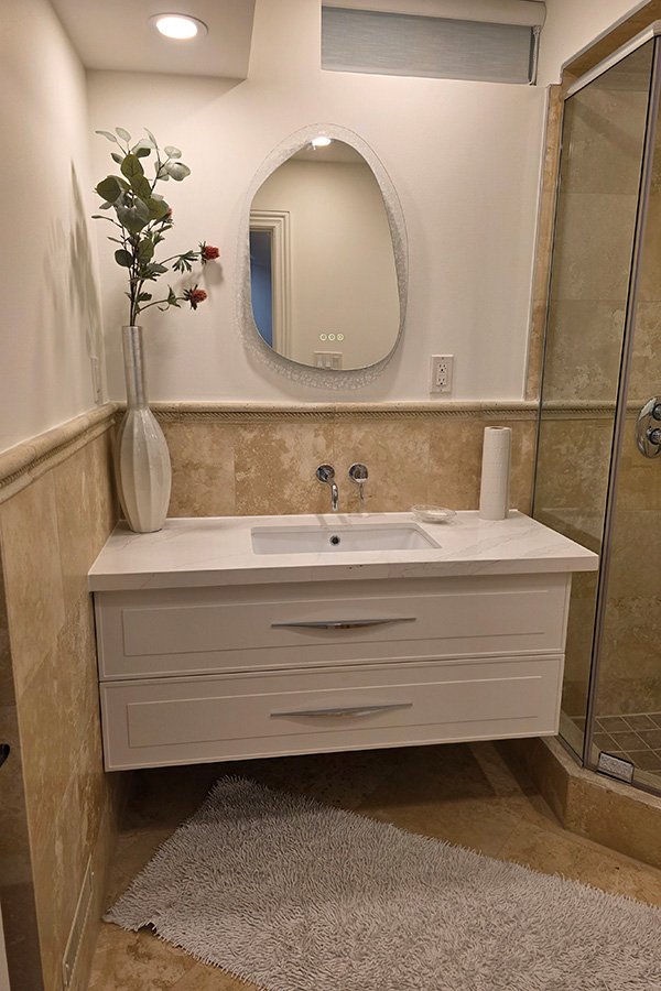 Custom Vanity in Mississauga – Elegant Design with Quartz Countertop