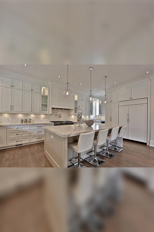 Custom Kitchen Cabinets in Oakville